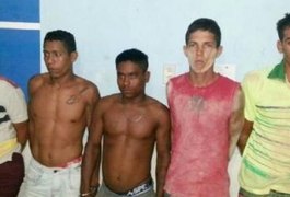 Suspeitos em assaltos, cinco jovens são detidos em Delmiro Gouveia, AL