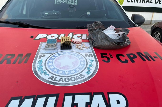 Polícia Militar apreende drogas e munições no bairro Santa Lúcia, em Maceió