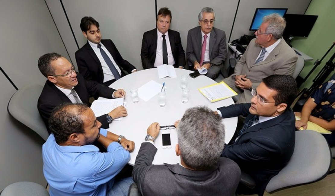 Policiais civis decidem se aceitam proposta do governo nesta sexta (13)