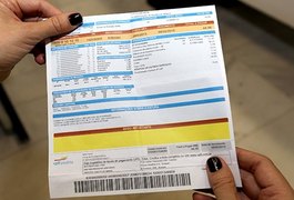 Conta de luz cairá até 20% em abril por cobrança indevida