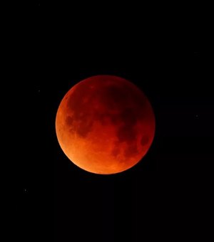 Eclipse total da Lua pode ser visto de Alagoas no domingo; saiba como acompanhar