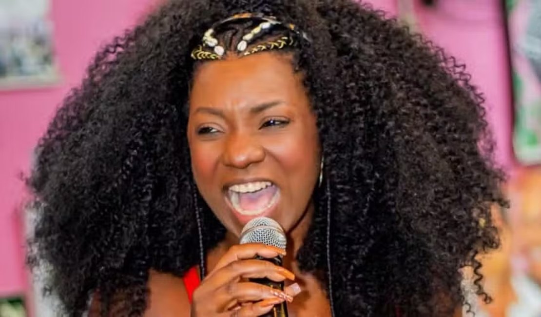 Morre aos 49 anos a cantora Adriana Araújo, nome de referência do samba mineiro