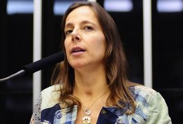 Nomeação de Rosinha da Adefal é fruto de troca de voto de Romário, diz deputada