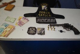 Dupla em moto é flagrada com arma de fogo em Palmeira dos Índios