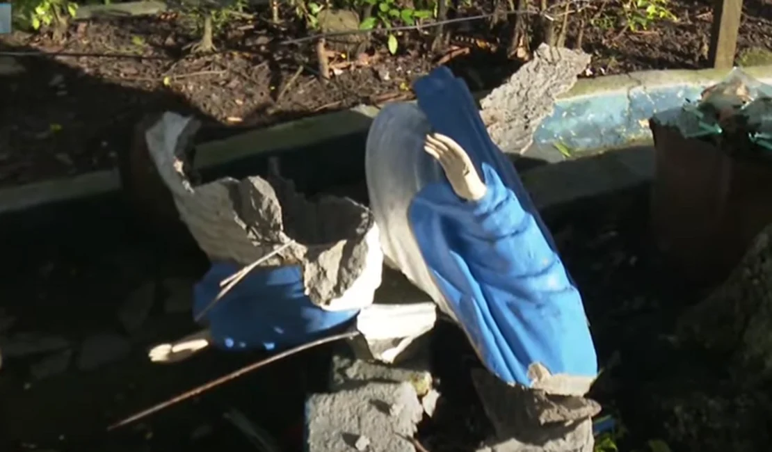 Imagem de Nossa Senhora das Graças é destruída em Maceió