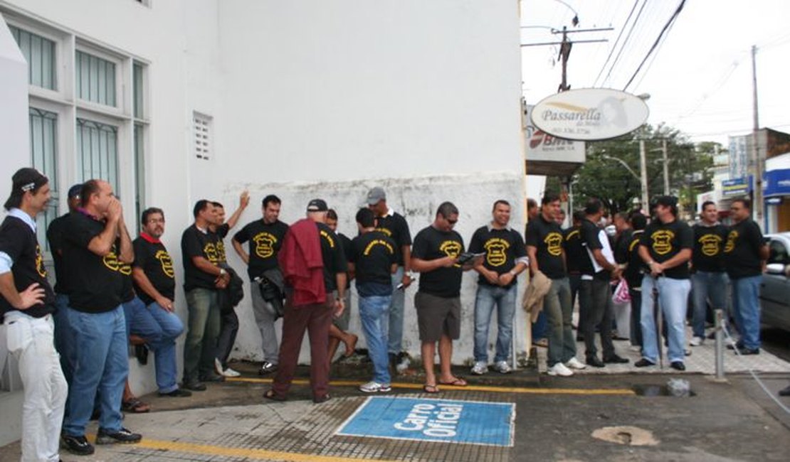 Sindpol entra com ação judicial de reclassificação do PCCS com base no direito adquirido
