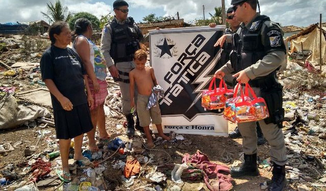 3º BPM realiza doações de cestas básicas no bairro Mangabeiras, em Arapiraca