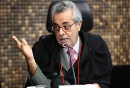 Servidores da educação de Joaquim Gomes devem encerrar greve