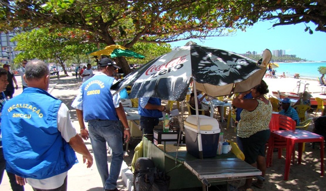 Ambulantes devem seguir regras para trabalhar no réveillon em Maceió