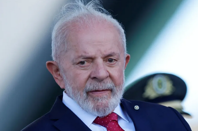 Lula não teve machucados ou lesão no cérebro, diz médico que acompanha presidente