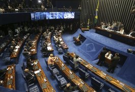 Senadores retiram nome de lista e votação pode ser antes da meia-noite