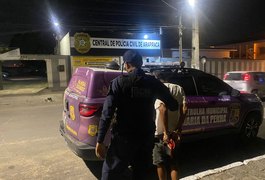Filho descumpre medida protetiva e ameaça matar a própria mãe com faca em Palmeira dos Índios