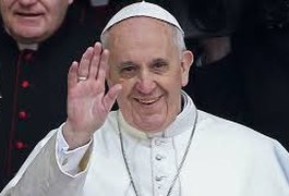 Papa condena 'lobby' gay no Vaticano