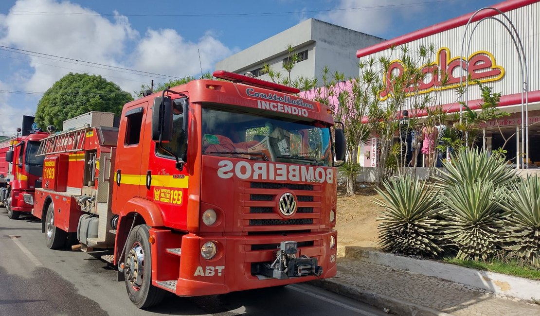 Princípio de incêndio é registrado em loja de calçados no Centro de Arapiraca
