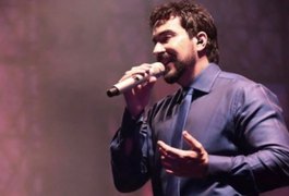 Em homenagem, Padre Fábio de Melo faz tatuagem de 2cm na mão