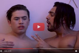 Tirullipa e Whindersson Nunes fazem paródia 'Eu virei gay'