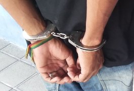 Ação integrada prende homem que assassinou irmão em Alagoas e fugiu para a Bahia
