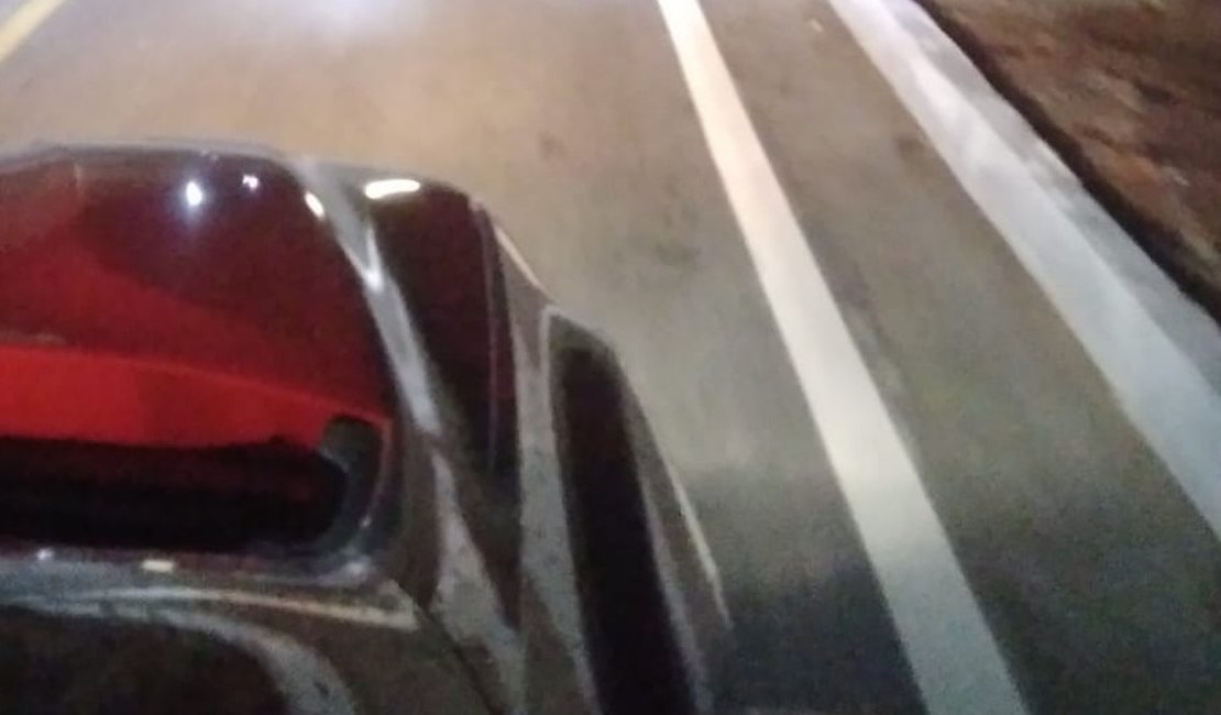 Mulher é autuada por ameaça após discussão em bar no Centro de Feira Grande