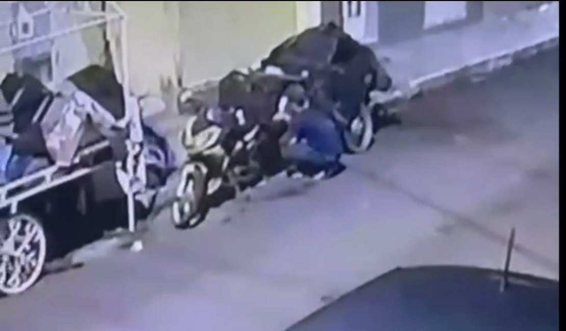 VÍDEO: Homem furta cinquentinha sorrateiramente no bairro Brasília