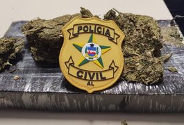 Homem é preso tentando entregar 1 kg de maconha a detento, em Alagoas