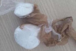 Mulher tenta entrar no Presídio com droga escondida nos cabelos