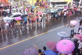 População lota as ruas de Arapiraca para aguardar a Tocha Olímpica