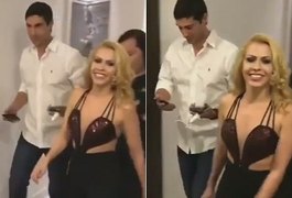 Joelma é clicada com novo amor durante show em Manaus: ‘Conhecendo’