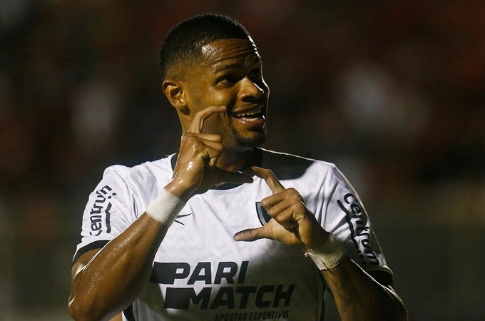 Botafogo volta a vencer o Vitória e avança às oitavas da Copa do Brasil