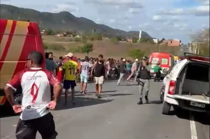 Após atropelar funcionários da Equatorial e deixar um morto, motorista de caminhão é preso, em Alagoas