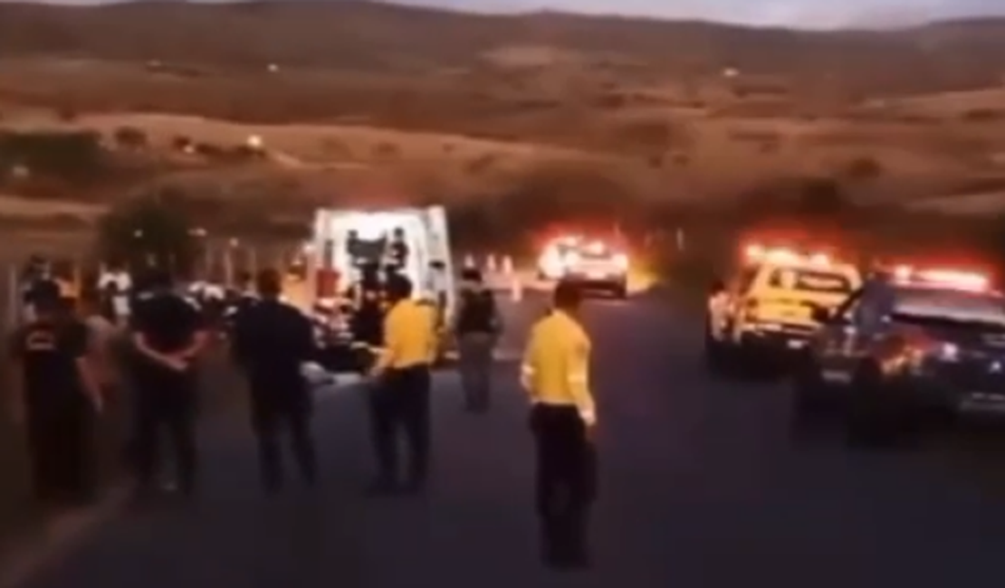 Homem morre e duas pessoas ficam feridas em colisão entre carro e moto em Traipu