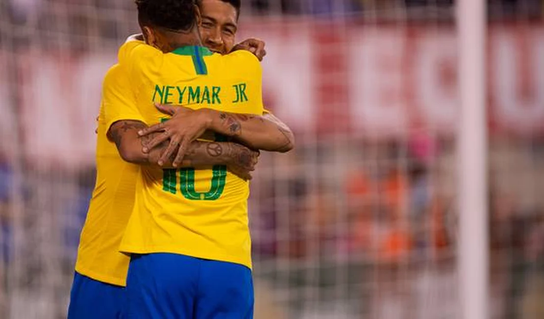 Brasil inicia novo ciclo para Copa com vitória e gol de Firmino e Neymar