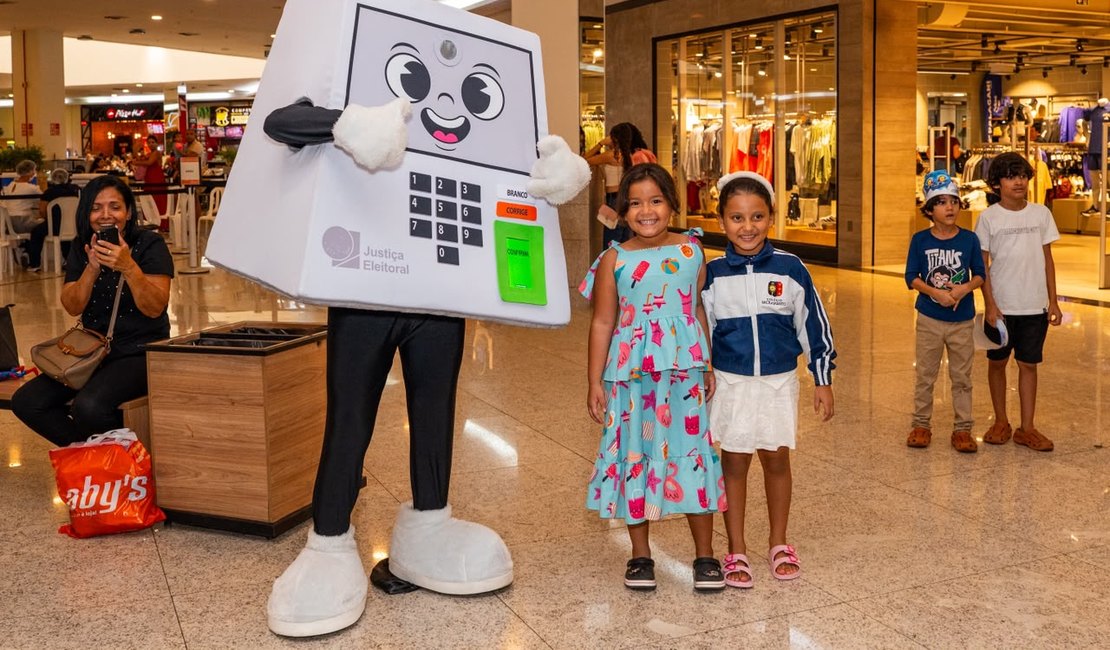 Rolê com a Pilili leva treinamento na urna eletrônica ao Maceió Shopping neste fim de semana