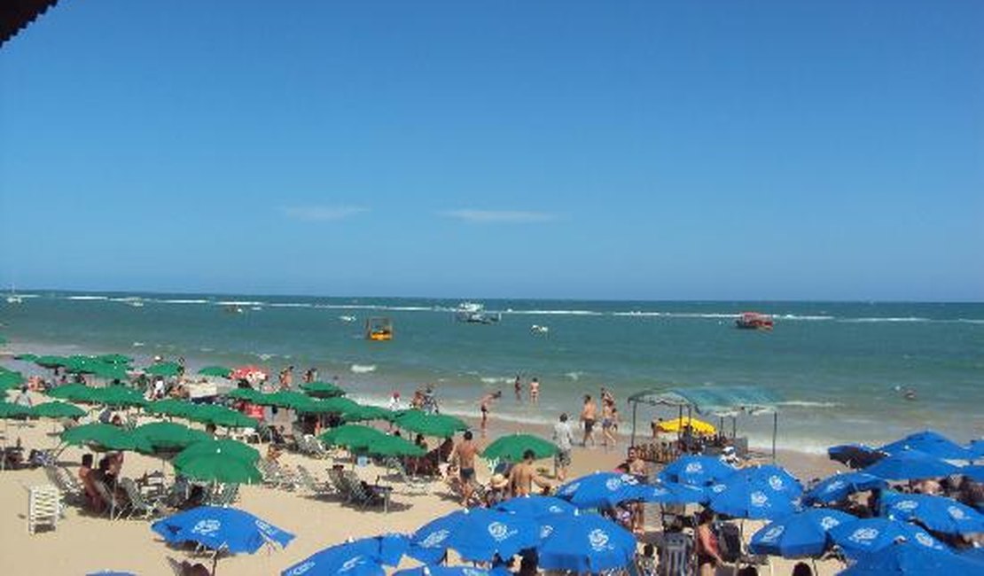 Praia do Francês está entre as mais limpas do estado