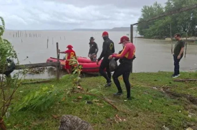 Corpo de jovem é encontrado amarrado e com marcas de tiros na Ilha da Laguna Mundaú, em Maceió