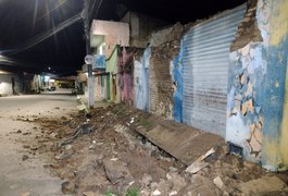 Marquise de residência desaba no bairro Cacimbas; veja o vídeo