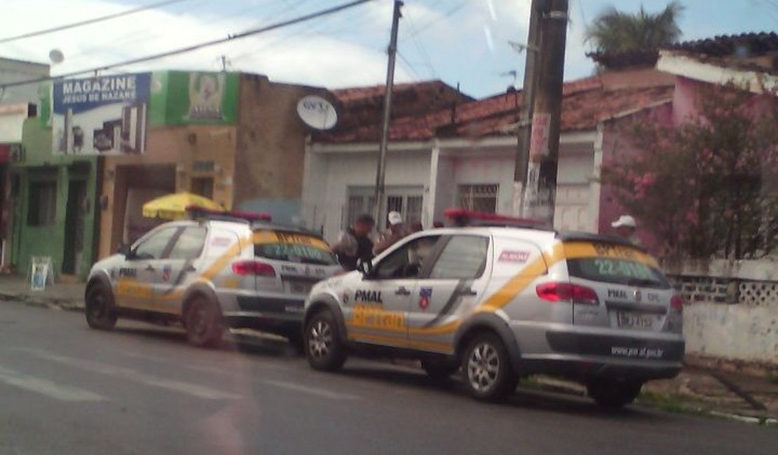 Quadrilha assalta policiais militares em Maceió e foge com as armas