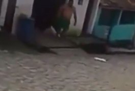 Homem é preso ao ser filmado matando gata a pauladas em Cajueiro