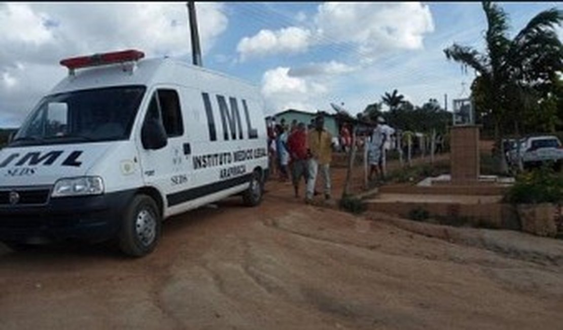 Jovem é executado a tiros próximo ao 'Lixão' em Arapiraca