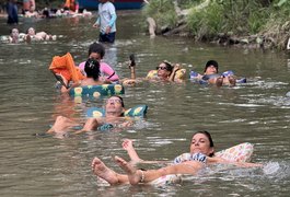 Flutuação no Rio Gelado: brincadeira de crianças ribeirinhas vira destino turístico disputado em Alagoas