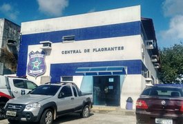 Jovem é preso após agredir a própria mãe com socos em Marechal Deodoro