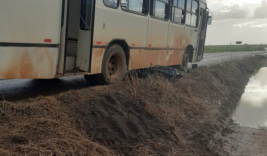 Trabalhadora rural morre atropelada por ônibus no Agreste alagoano