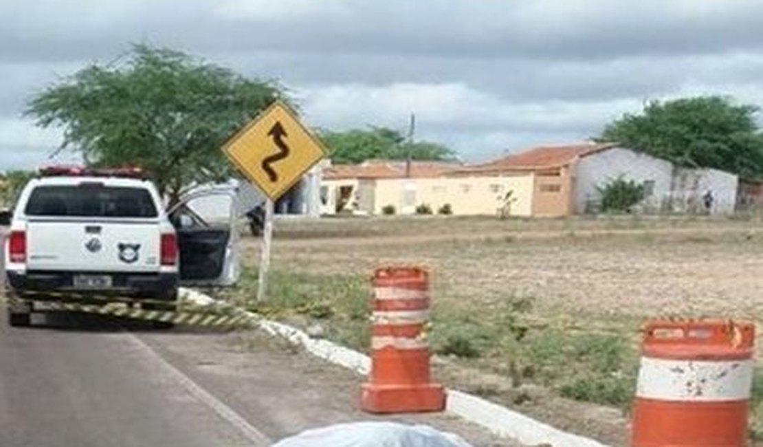 Homem é assassinado e mulher fica ferida na zona rural de Delmiro Gouveia