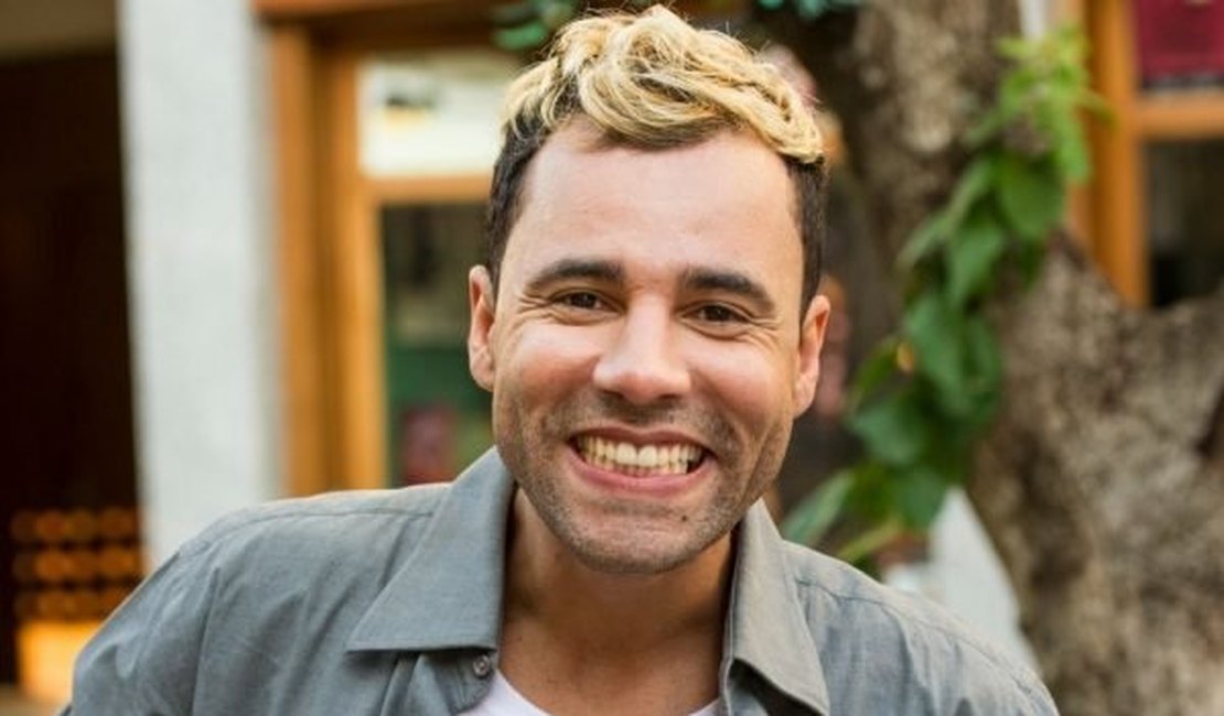 Rodrigo Santana, comediante da TV Globo, é internado com covid-19