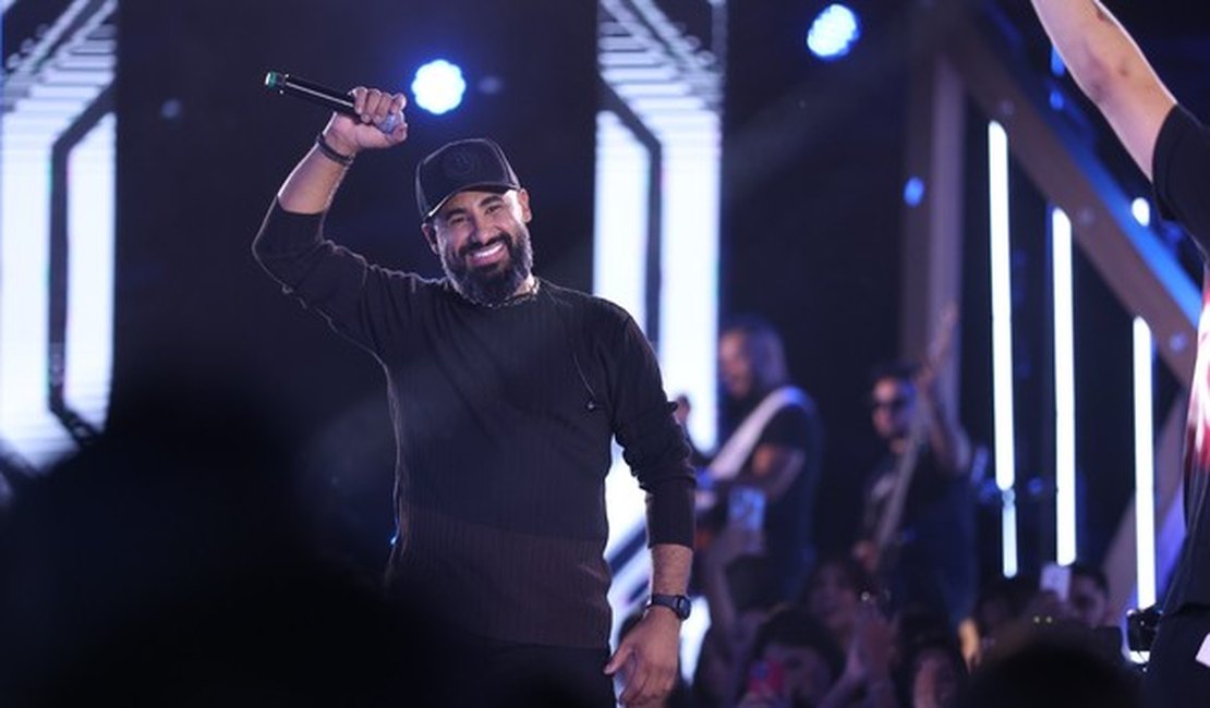 Cantor Raí Saia Rodada passa mal e é internado em hospital no RN