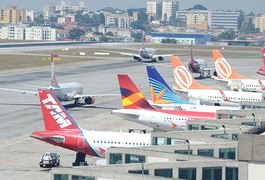 Companhias aéreas registram primeira queda no número de passageiros em 10 anos