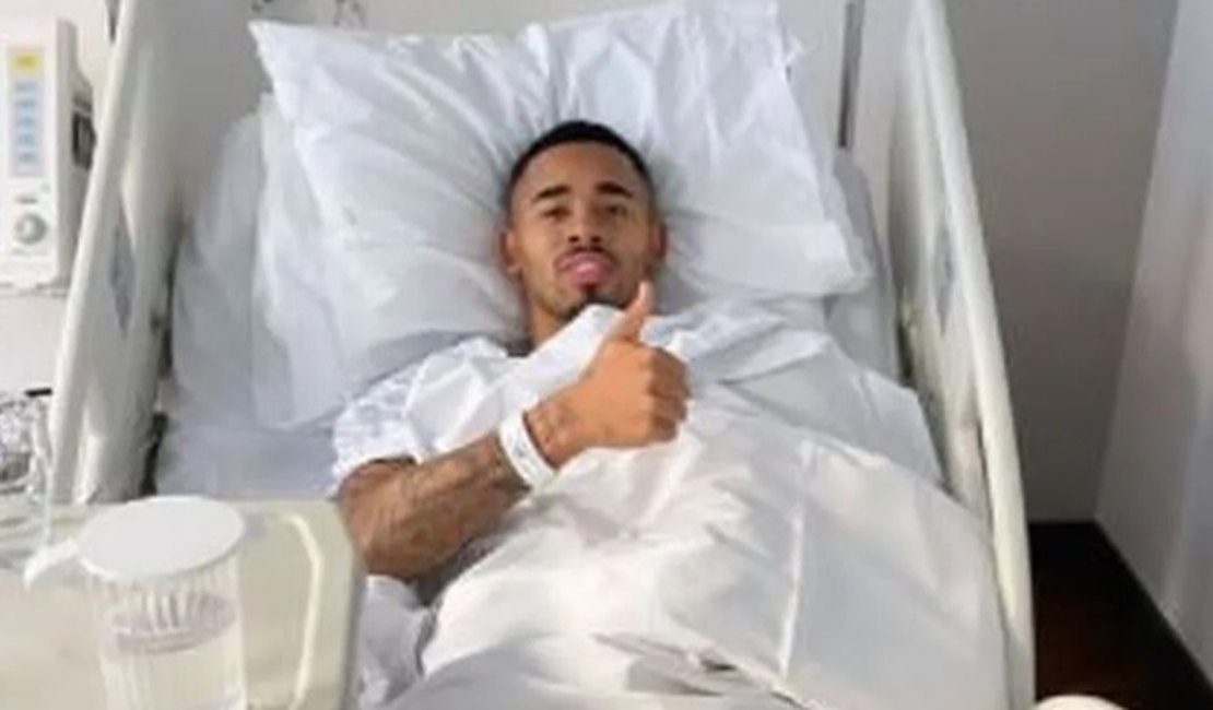 Gabriel Jesus passa por cirurgia após lesão no joelho na Copa e deve voltar a jogar em três meses