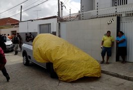 Empresário é executado dentro de carro quando levava filha para escola