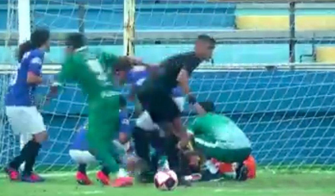 Vídeo. Tiroteio interrompe partida do carioca sub-20 e causa correria nos jogadores