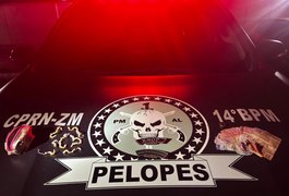 PM apreende quase 100 pedras de crack e recupera moto roubada em Messias