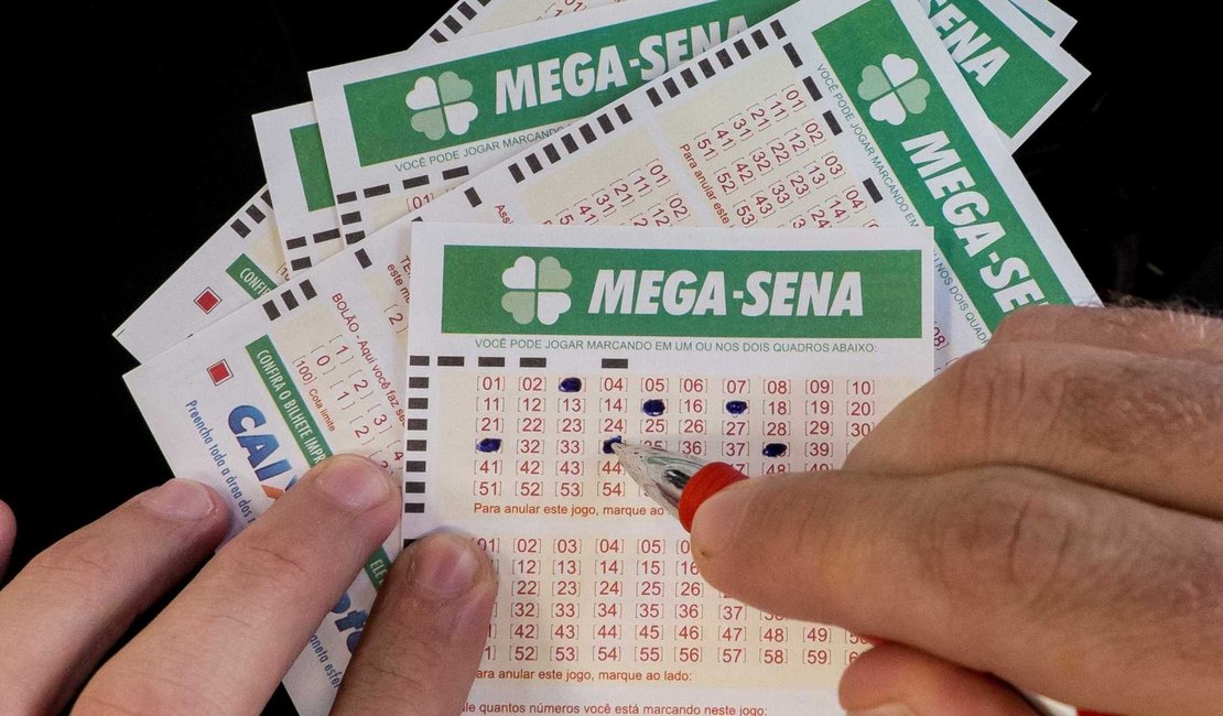 Mega-Sena deve pagar neste sábado prêmio de R$ 6 milhões